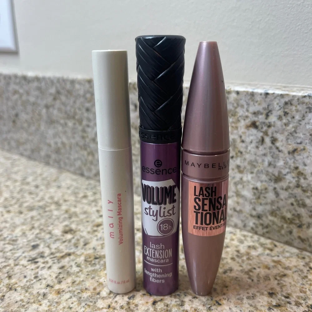 Mally Volumizing Mascara Essence Volume Lash Extension & Maybelline Lash Lot